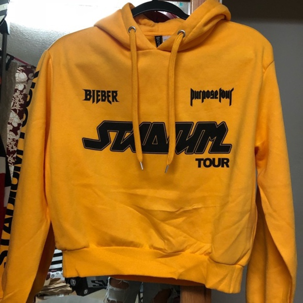 H&M Justin Bieber Cropped Sweater🧡🖤